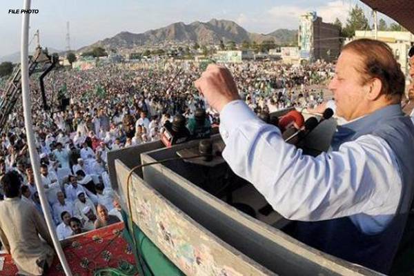 PM urges to release Rs. 1 billion each for party MNAs development fund 