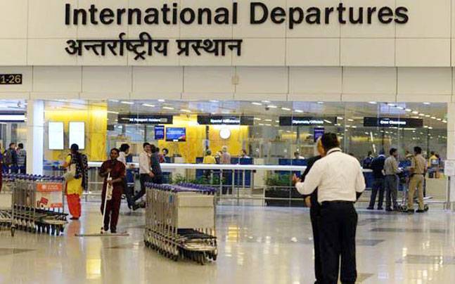 Delhi Police detain Kashmiri girl students at Airport