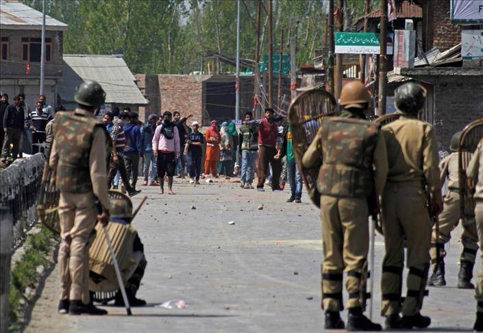 Indian forces desecray mosques, torture people on Etikaf in IOK 