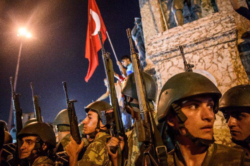 Nine Generals still at large after failed military coup : Turkey