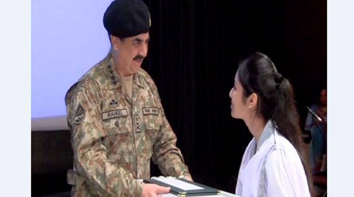 COAS presents academic excellence awards to Army Public School students