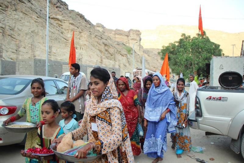 Hindu community in Pakistan celebrates Nava Ratri rituals  