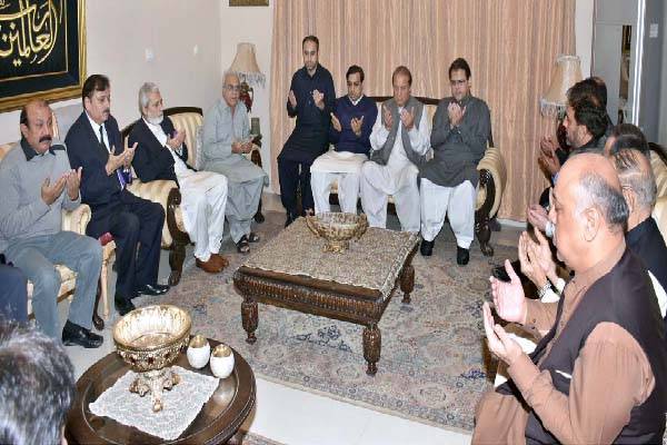 PM Nawaz Sharif visits late Jahangir Badar's family for condolence  