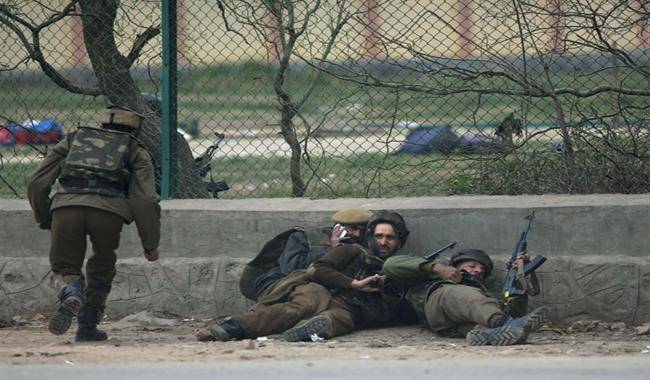 Indian Army soldier killed by fighters in Srinagar