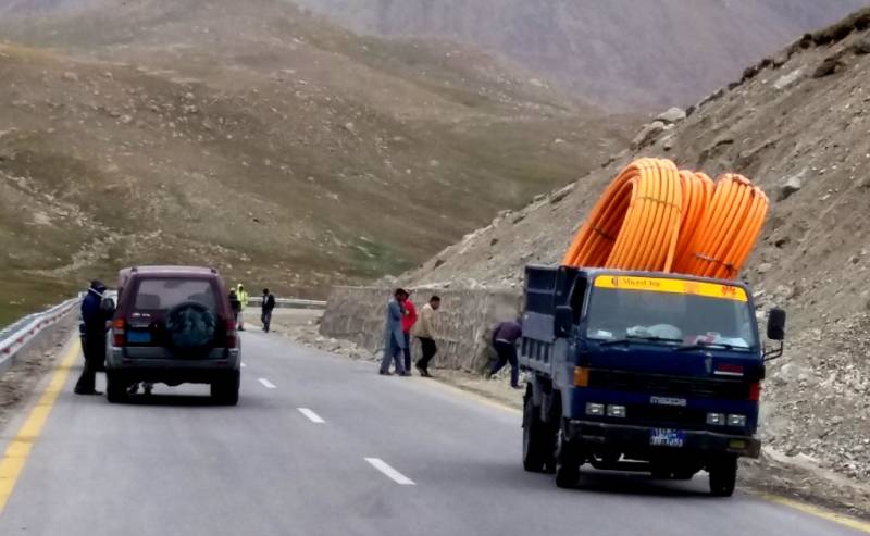 820 km optical fiber cable between China, Pakistan: Status update