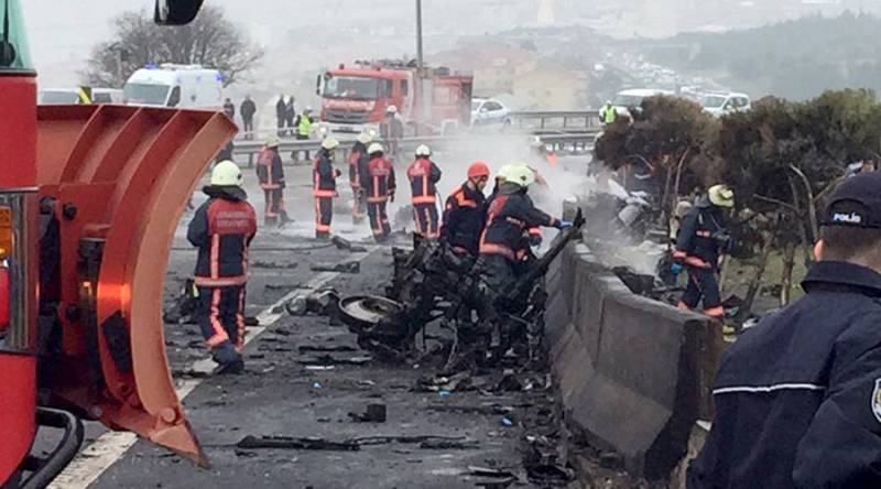 Helicopter crash in Istanbul kills 5 including a Russian