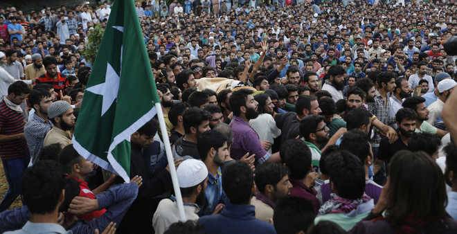 Indian Army martyrs four Kashmiris, thousands defy funeral ban