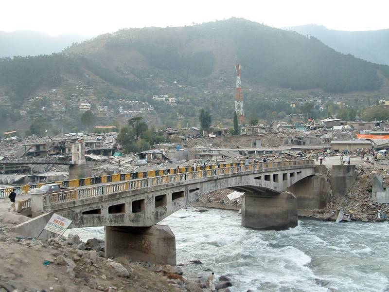 8-feet wide crack in Ayub bridge disconnects Balakot from Kaghan, Naran