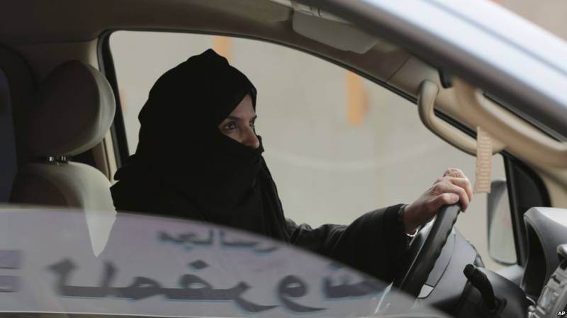 Trump lauds Saudi Arabia for letting women drive