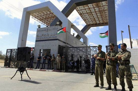 Hamas hands over border crossings to Palestinian Authority