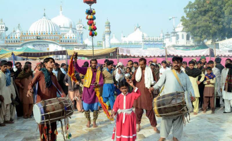 Shah Abdul Latif Bhitai Urs celebrations start at Bhit Shah