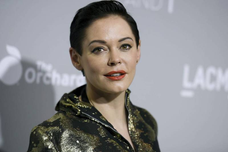 Actress Rose McGowan surrenders near Washington in drugs case