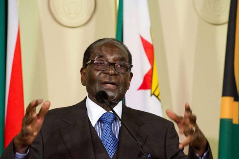 Zimbabwe president Robert Mugabe refuses to step down immediately