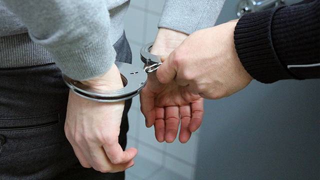 Pakistani arrested through Interpol from Dubai over red warrants