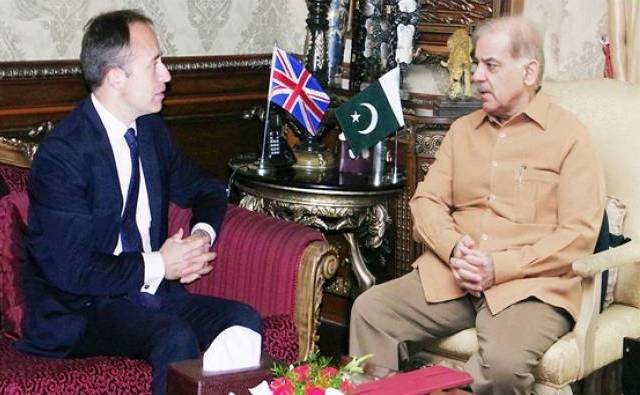 Pakistan, UK discuss ways to boost bilateral ties