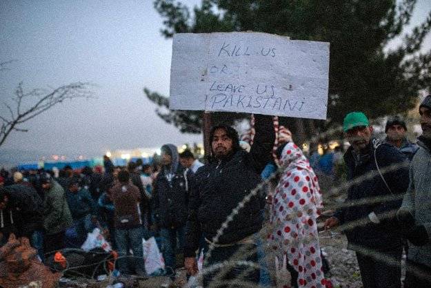 Turkish Police rescued 57 Pakistani migrants chained up in Istanbul