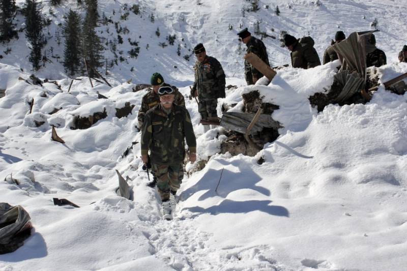 Pakistan Army 5 soldiers go missing as Avalanche hits Army base in Siachen