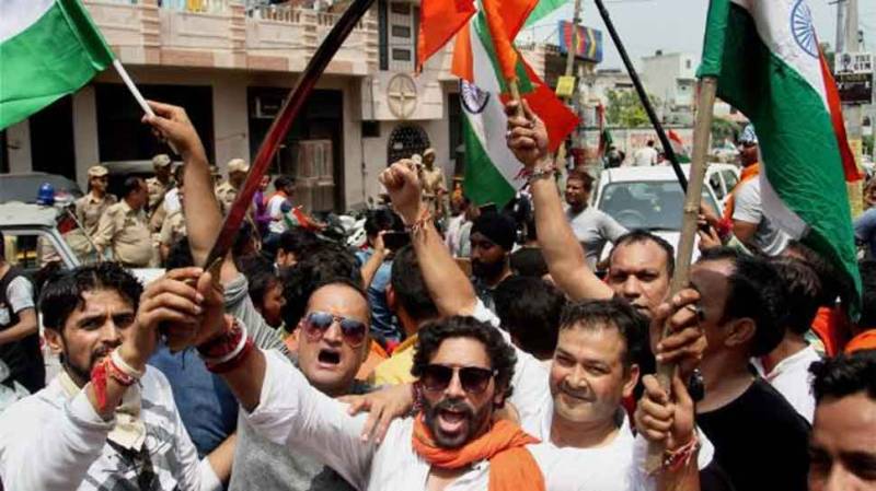 India's National Song controversy: Bajrang Dal activists force Muslim leaders to stand for Vande Mataram