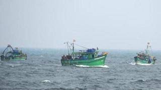 Sri Lankan Navy kick out 3500 Indian fishermen from their waters