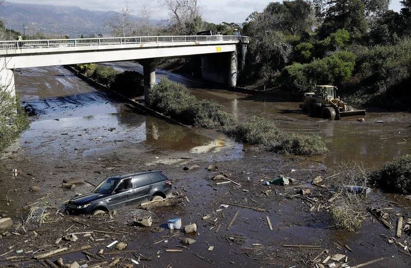 17 dead in California mudslides