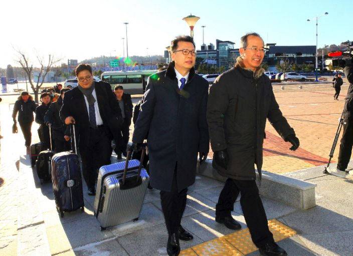 Seoul envoys visit N. Korea to prepare pre-Olympics events