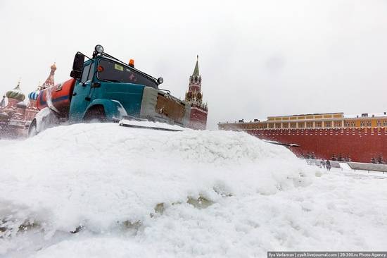 Heaviest snowfall of Russian history hits Moscow
