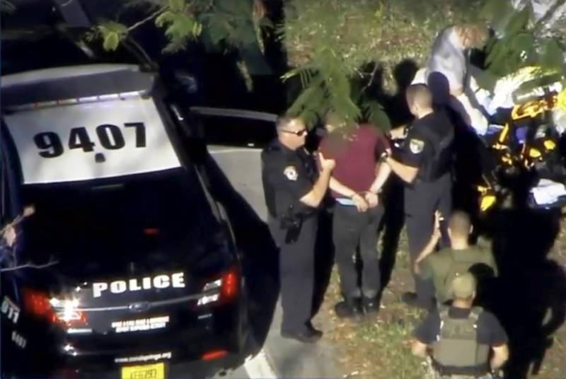 Ex-student kills 17 in shooting spree at Florida high school