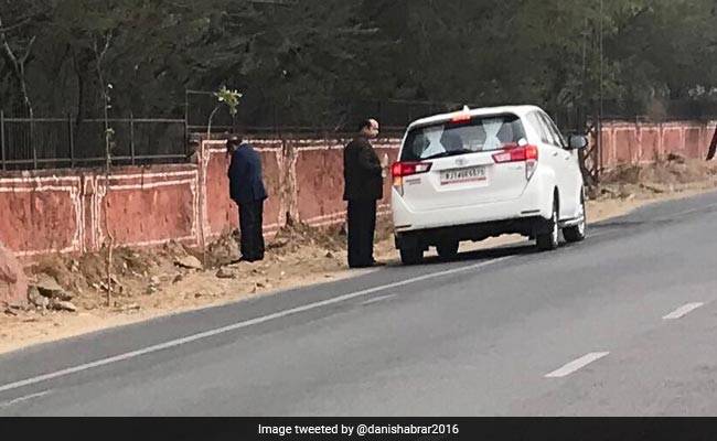 Indian BJP Minister urinates in public bringing huge embarrassment for government