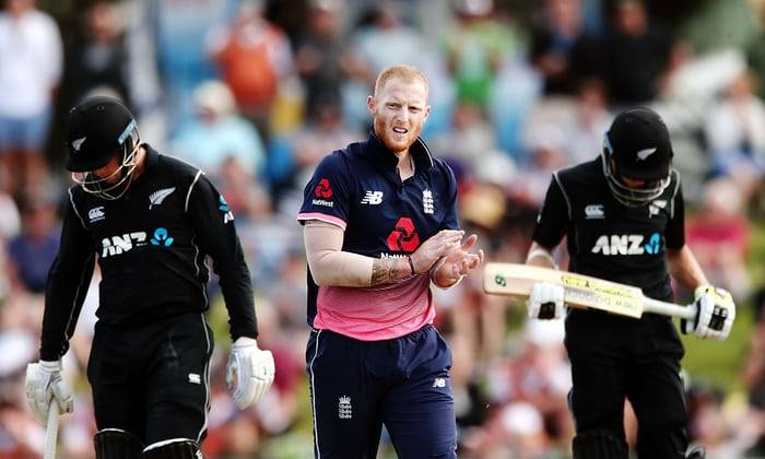 New Zealand all out for 223 in second England ODI