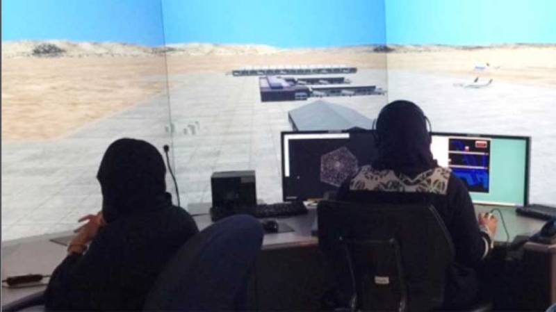 12 Saudi women join air traffic controller training