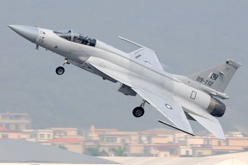 Qatar expresses interest in Pakistan's indigenous built JF - 17 fighter jet