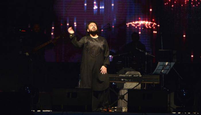 Disgruntled Adnan Sami hits out at Pakistani fan to make Indians happy