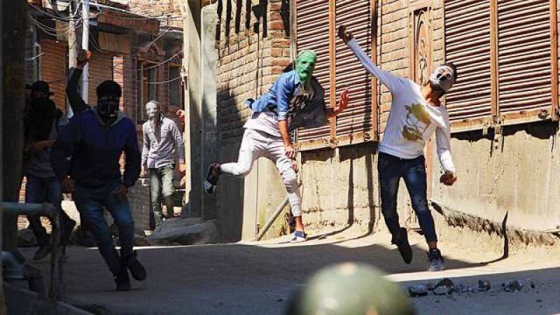 Violent clashes cripple Occupied Kashmir, posts attacked and two soldiers killed