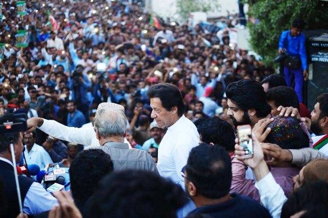 Imran Khan kicks off membership drive from Zardari’s hometown