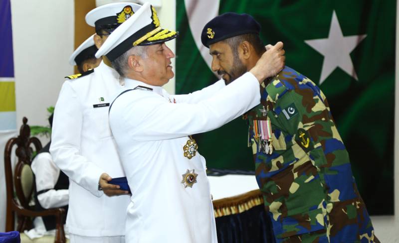 Pakistan Navy Chief confers military awards upon Naval Officers