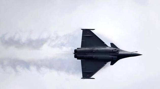 World's biggest fighter jets deal in offing, Pakistan to keep a close watch