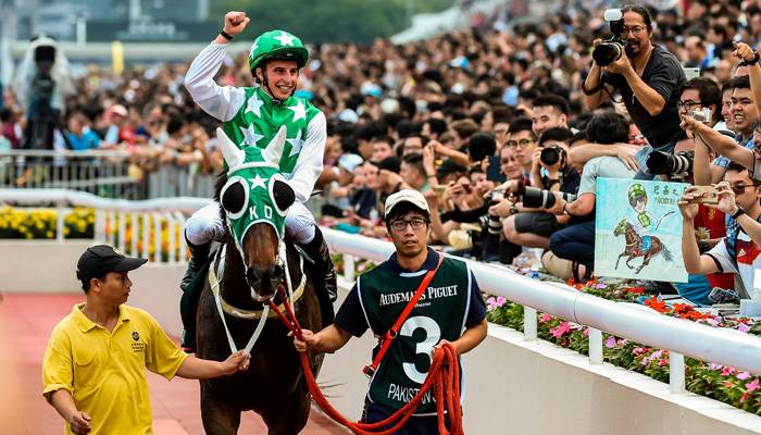 Pakistan star wins Queen Elizabeth II cup