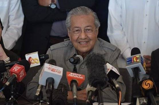 Malaysian Mahatir Mohammad set to become World's oldest PM