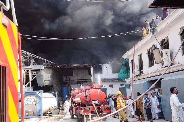 Huge fire guts electronics factory in Lahore