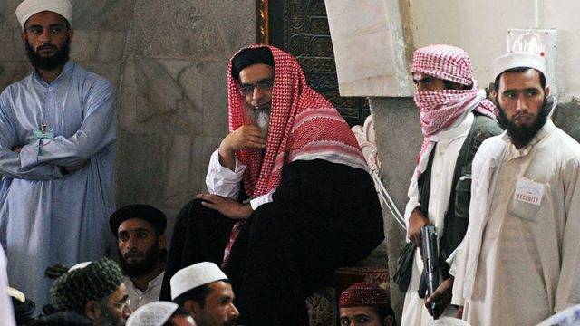 Lal Masjid cleric Maulana Abdul Aziz gets a blow