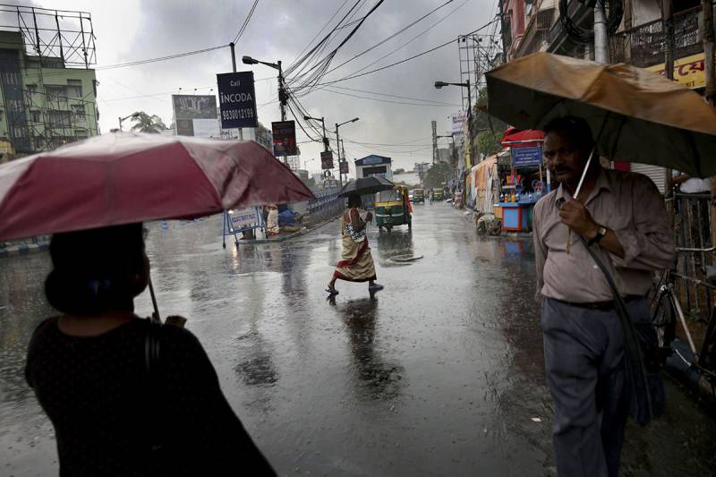 Pre-monsoon storms hit India, Sri Lanka