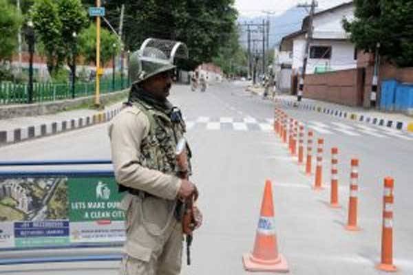 Puppet authorities imposed restrictions in IOK to prevent Lal Chowk march