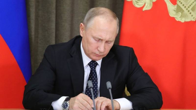 Putin signs countermeasures against US sanctions