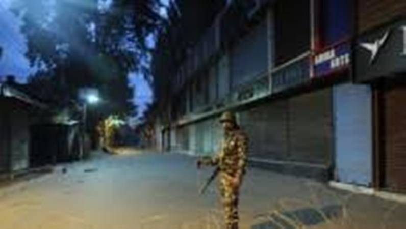 APHC denounces night raids on houses of Hurriyet leaders by Indian forces