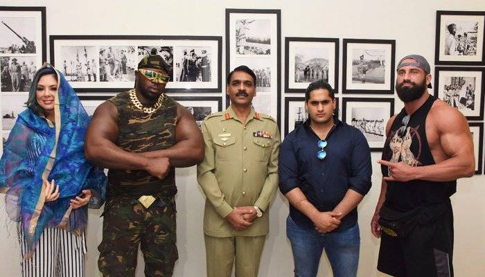 International wrestlers arrive in Pakistan to compete in season 2018