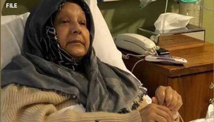 Begum Kulsoom Nawaz opens her eyes after a month in coma