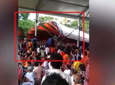 India: Tent collapses during Modi's Midnapore rally, 20 injured