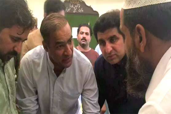 PMLN leader Abid Sher Ali clash with woman presiding officer in Faisalabad