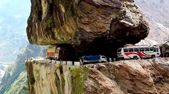 Gilgit Skardu vehicular traffic suspended: FWO