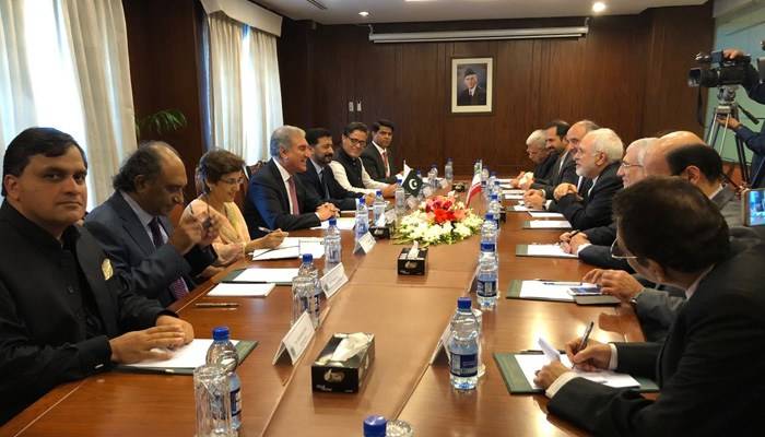 Pakistan Iran Foreign Ministers hold important talks on regional issues